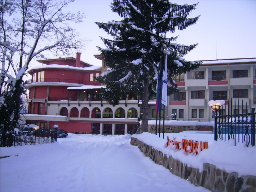 Park Hotel Troyan Troyan  Exterior photo